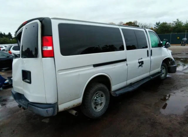 Photo 3 VIN: 1GAZGPFG8K1204275 - CHEVROLET EXPRESS PASSENGER 