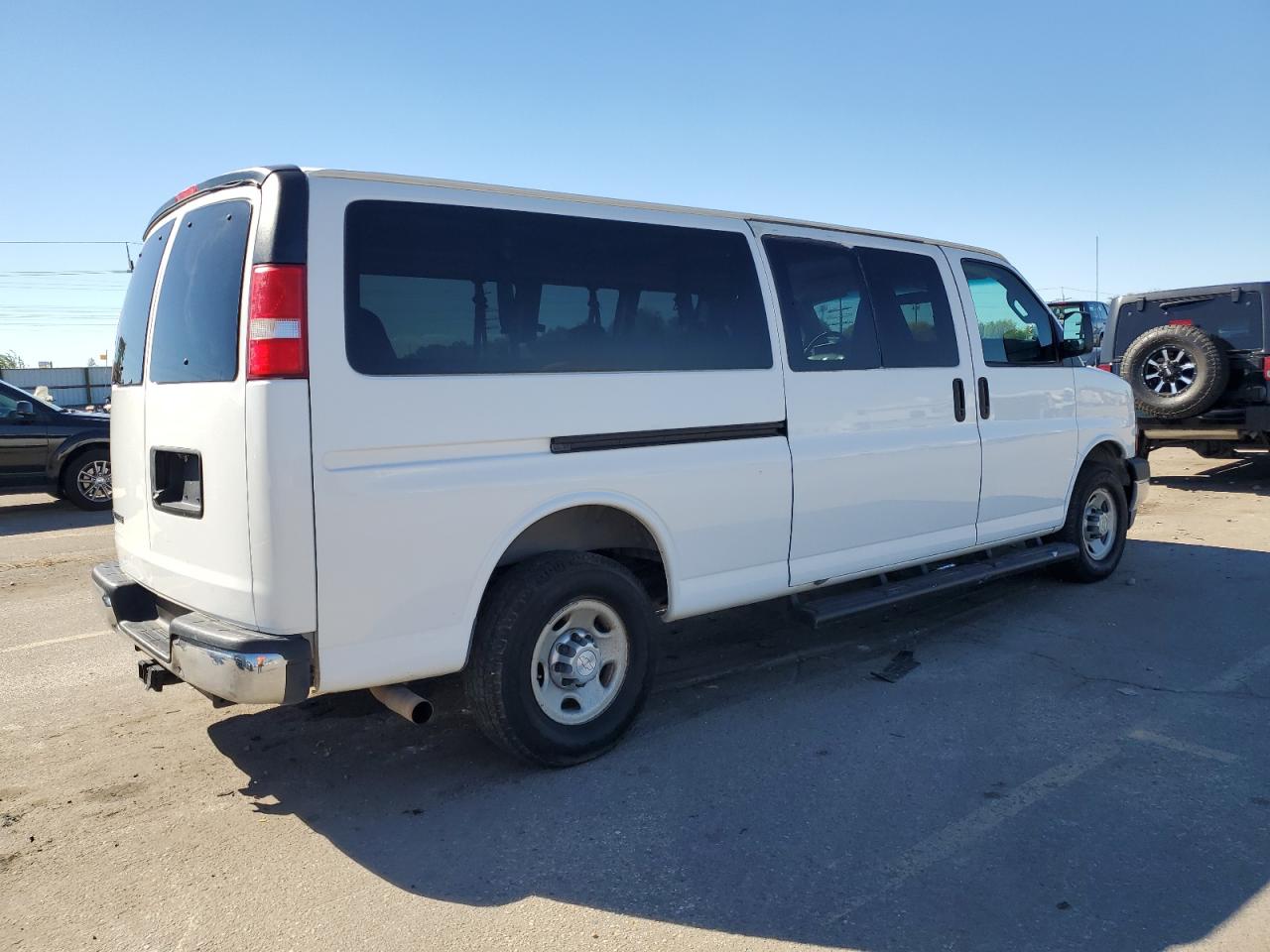 Photo 2 VIN: 1GAZGPFG9H1147724 - CHEVROLET EXPRESS 