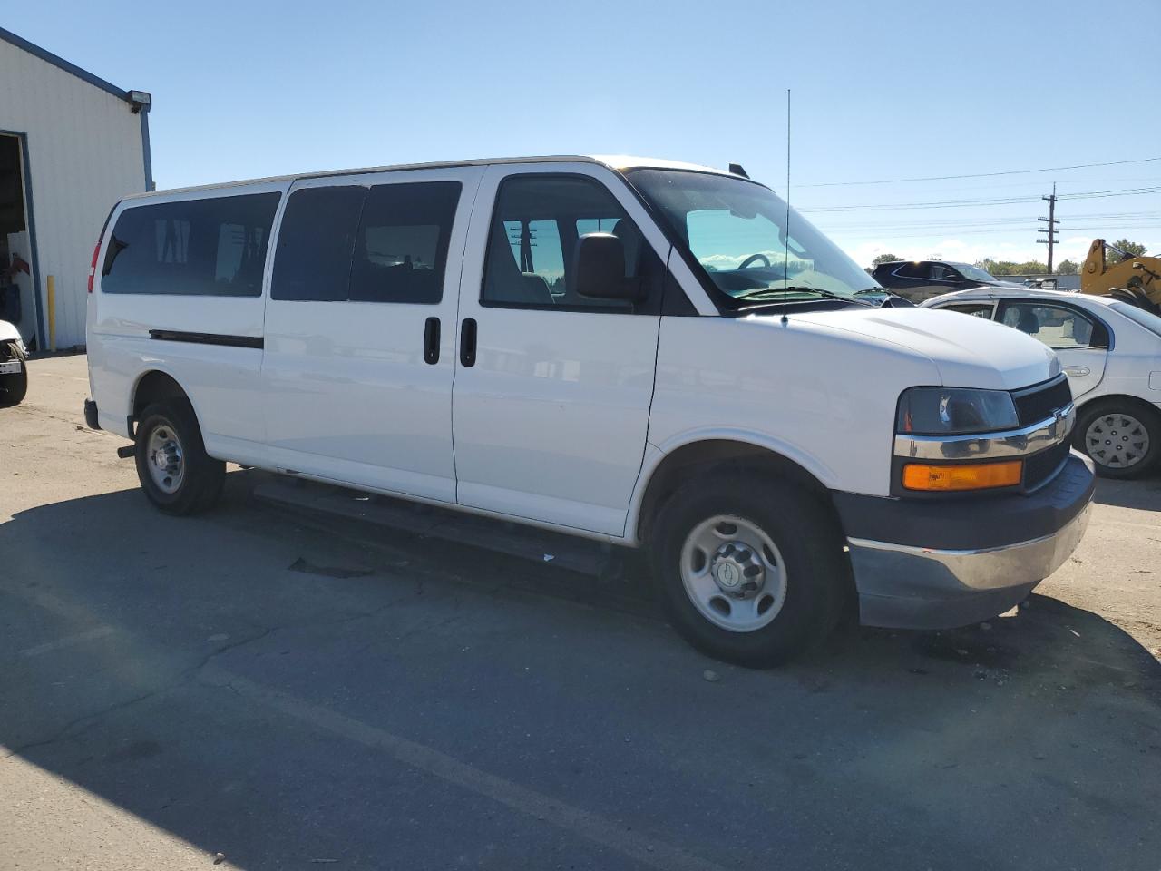 Photo 3 VIN: 1GAZGPFG9H1147724 - CHEVROLET EXPRESS 