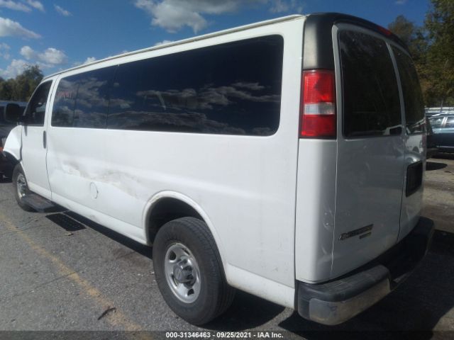 Photo 2 VIN: 1GAZGPFGXG1193576 - CHEVROLET EXPRESS PASSENGER 