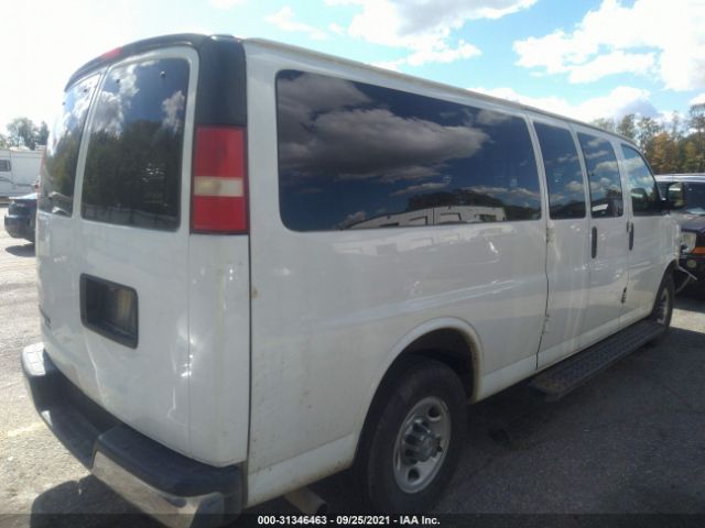 Photo 3 VIN: 1GAZGPFGXG1193576 - CHEVROLET EXPRESS PASSENGER 