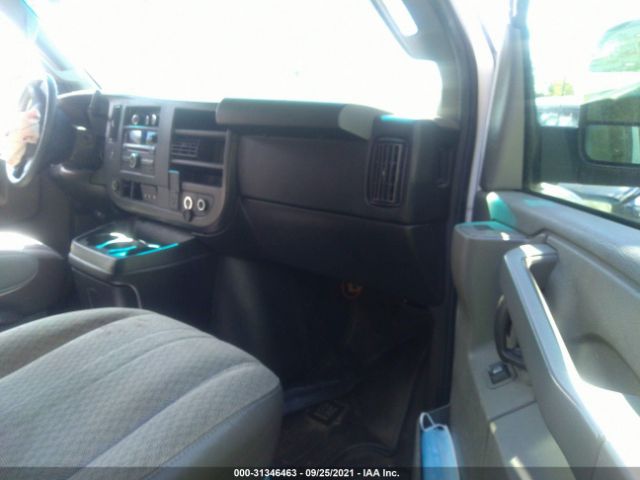 Photo 4 VIN: 1GAZGPFGXG1193576 - CHEVROLET EXPRESS PASSENGER 