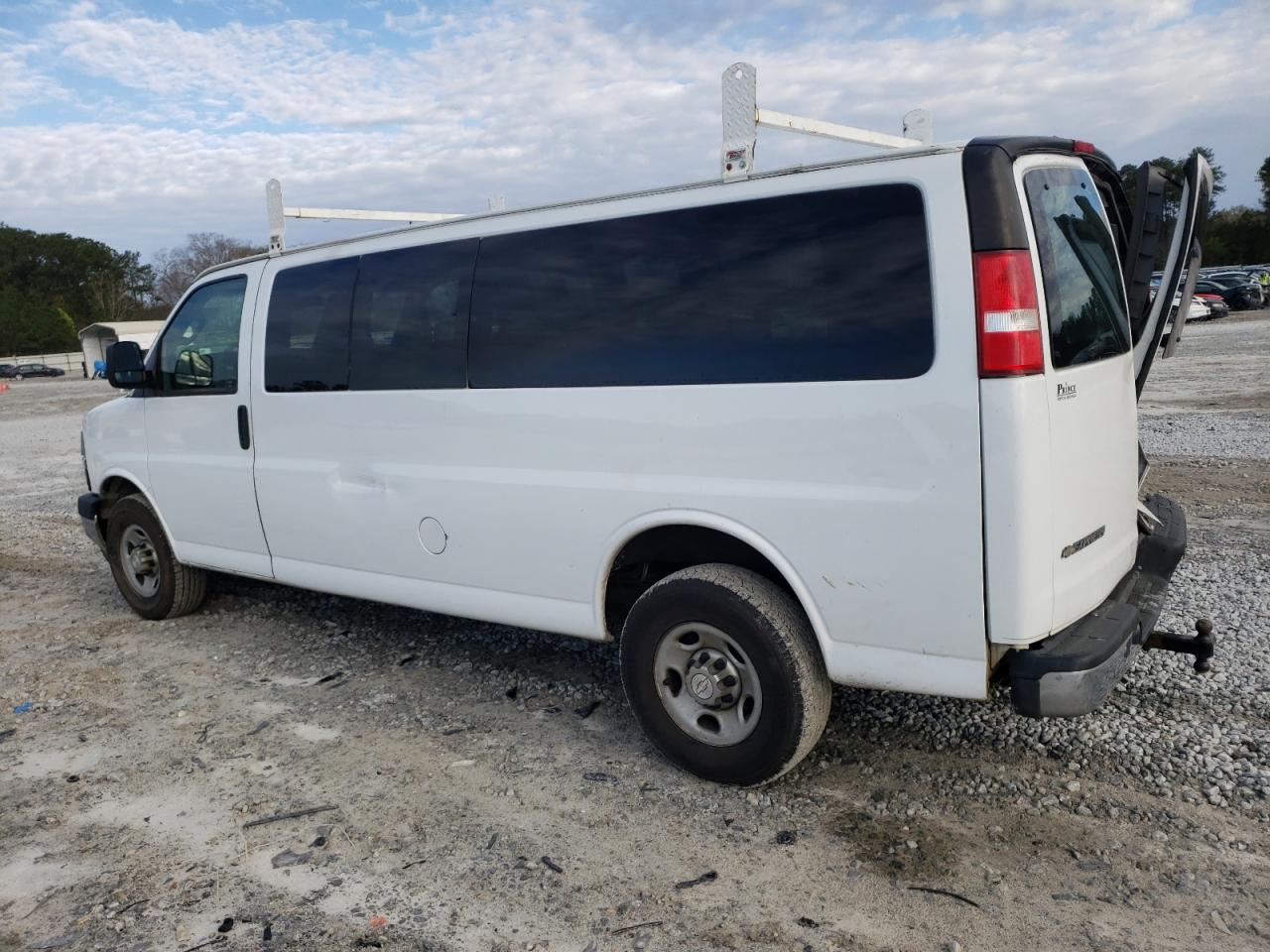 Photo 1 VIN: 1GAZGPFGXH1158747 - CHEVROLET EXPRESS 