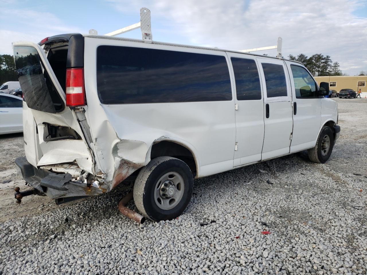 Photo 2 VIN: 1GAZGPFGXH1158747 - CHEVROLET EXPRESS 