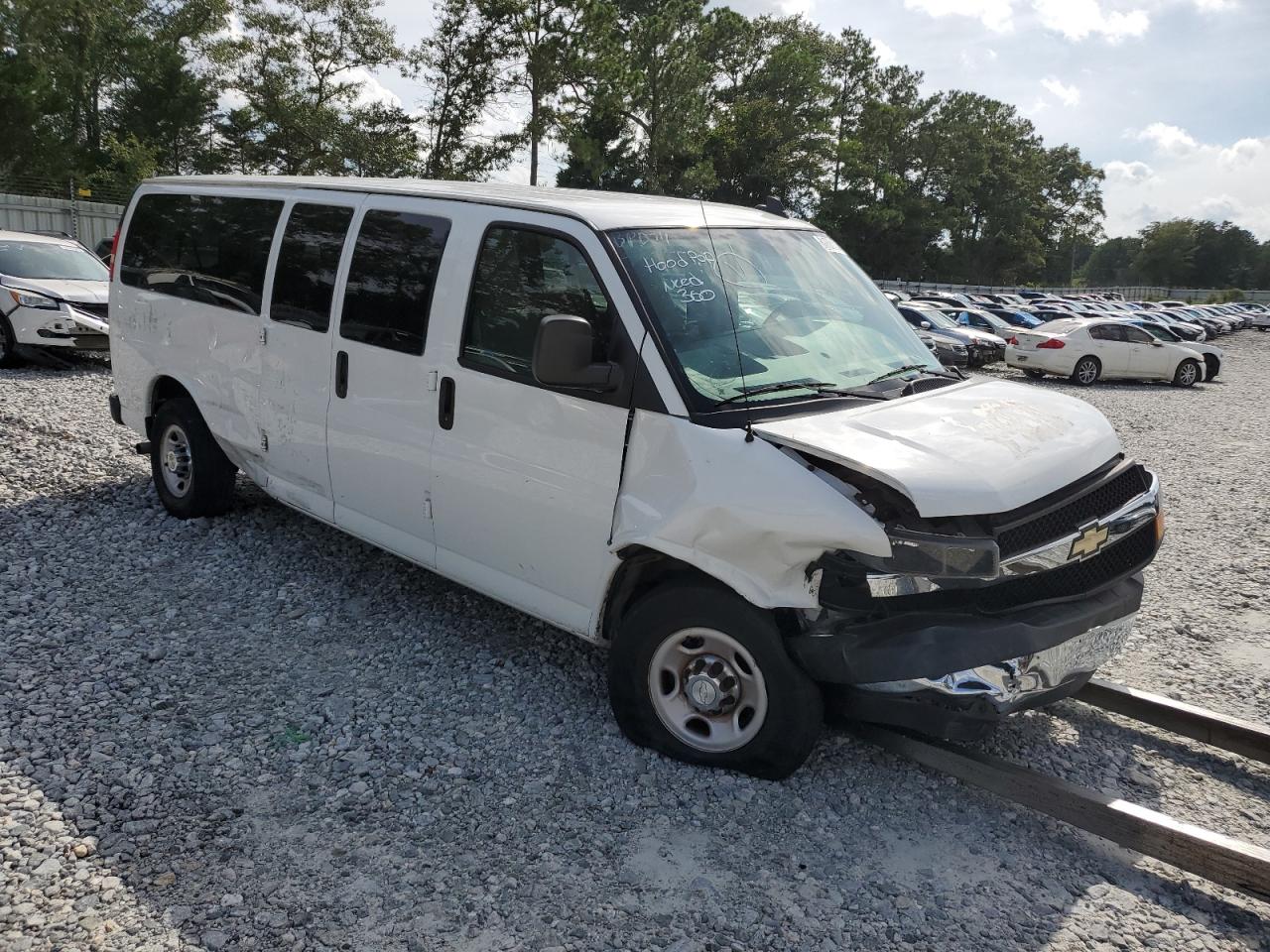 Photo 3 VIN: 1GAZGPFP6J1233644 - CHEVROLET EXPRESS 