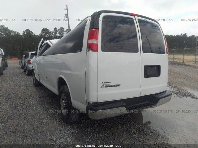 Photo 2 VIN: 1GAZGPFP9J1191406 - CHEVROLET EXPRESS PASSENGER 