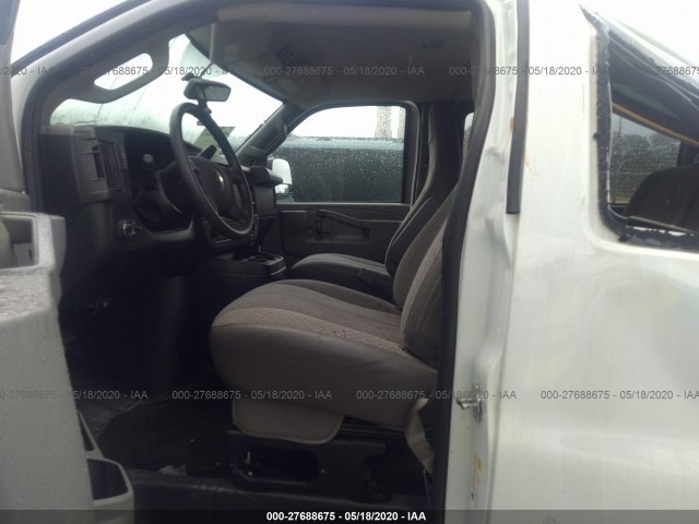 Photo 4 VIN: 1GAZGPFP9J1191406 - CHEVROLET EXPRESS PASSENGER 