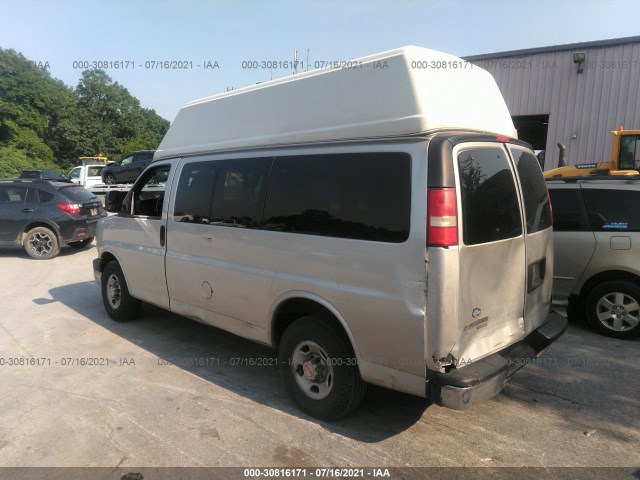 Photo 2 VIN: 1GAZGYFA4C1202588 - CHEVROLET EXPRESS PASSENGER 