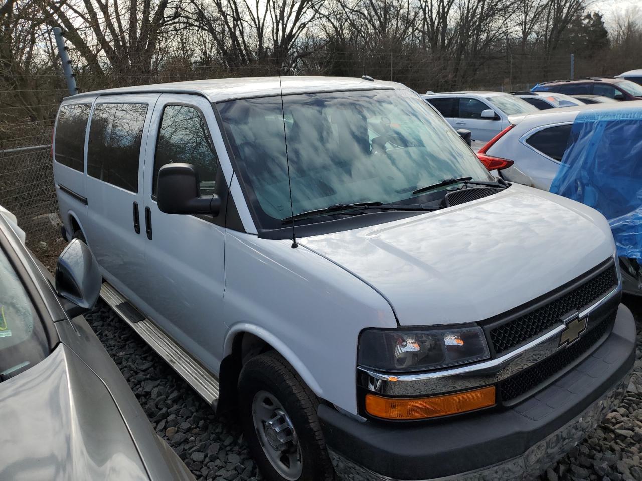 Photo 3 VIN: 1GAZGYFG0F1200961 - CHEVROLET EXPRESS 