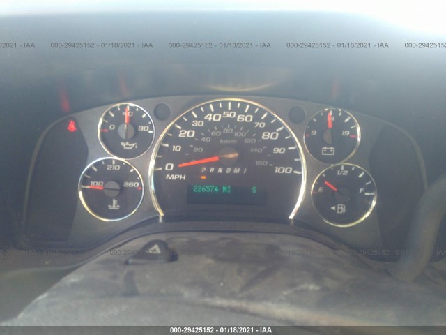 Photo 6 VIN: 1GAZGYFG3D1118882 - CHEVROLET EXPRESS PASSENGER 