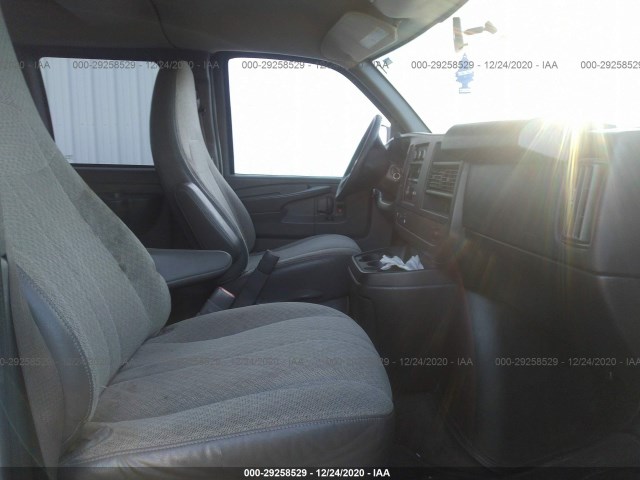 Photo 4 VIN: 1GAZGYFG4B1130309 - CHEVROLET EXPRESS PASSENGER 