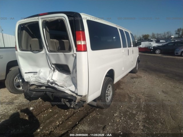 Photo 3 VIN: 1GAZGZFA2C1139156 - CHEVROLET EXPRESS PASSENGER 