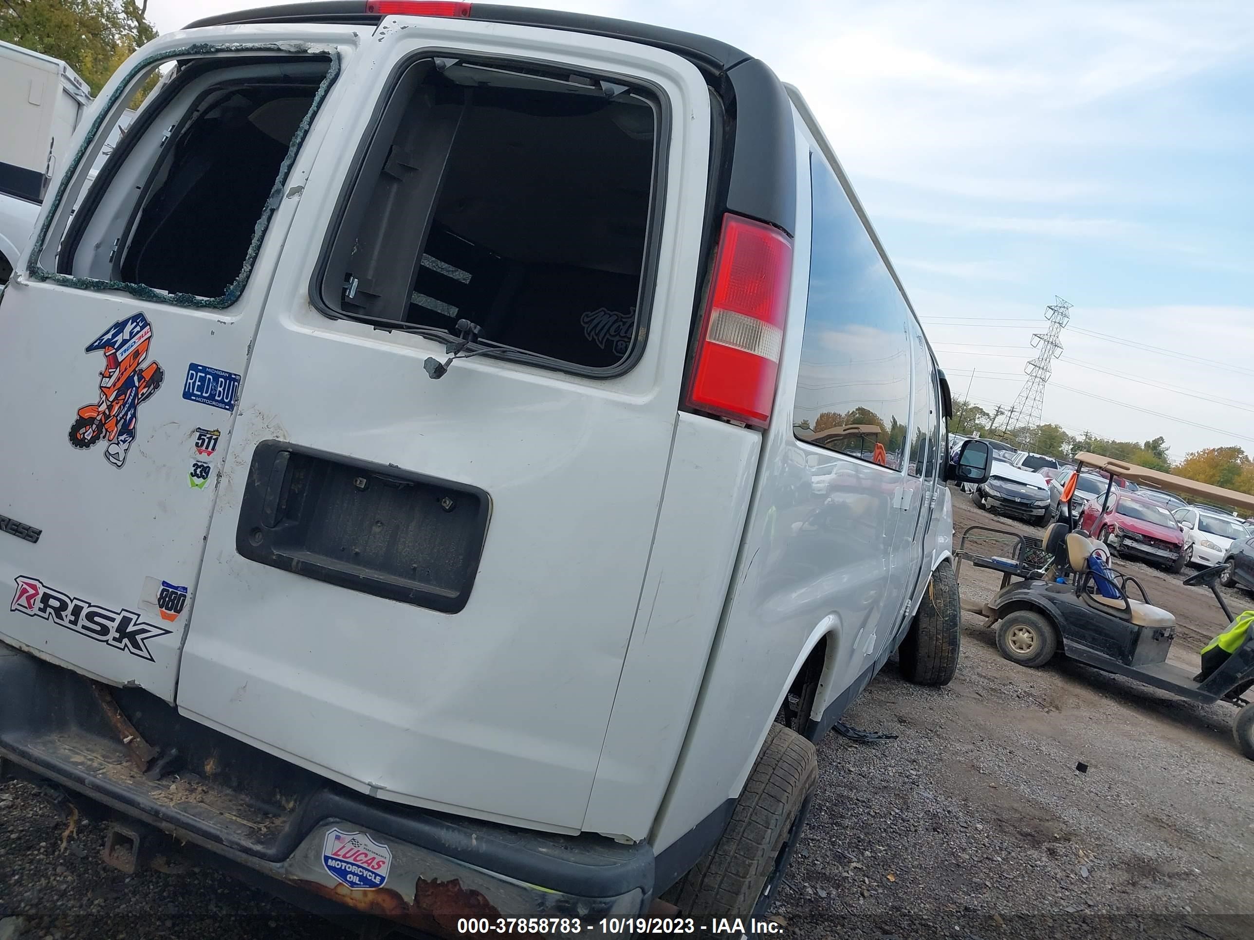 Photo 3 VIN: 1GAZGZFG0B1121404 - CHEVROLET EXPRESS 