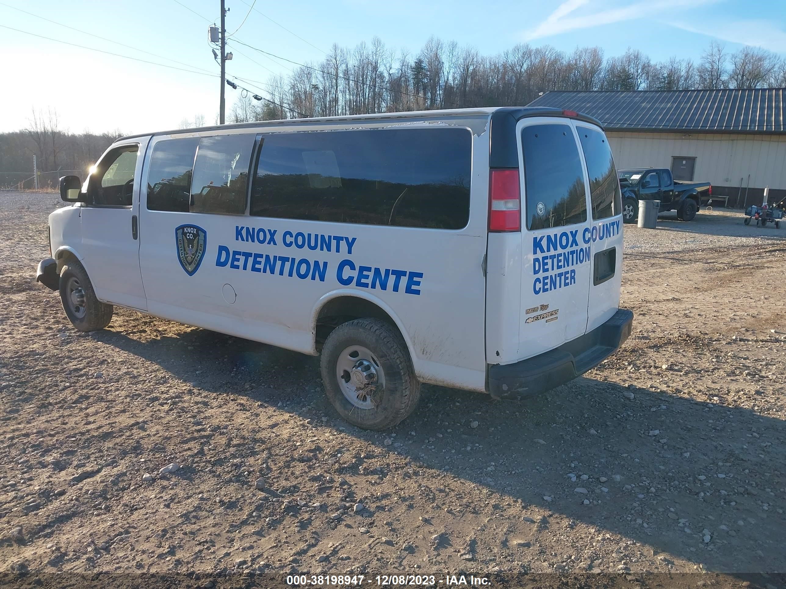 Photo 2 VIN: 1GAZGZFG6C1101790 - CHEVROLET EXPRESS 