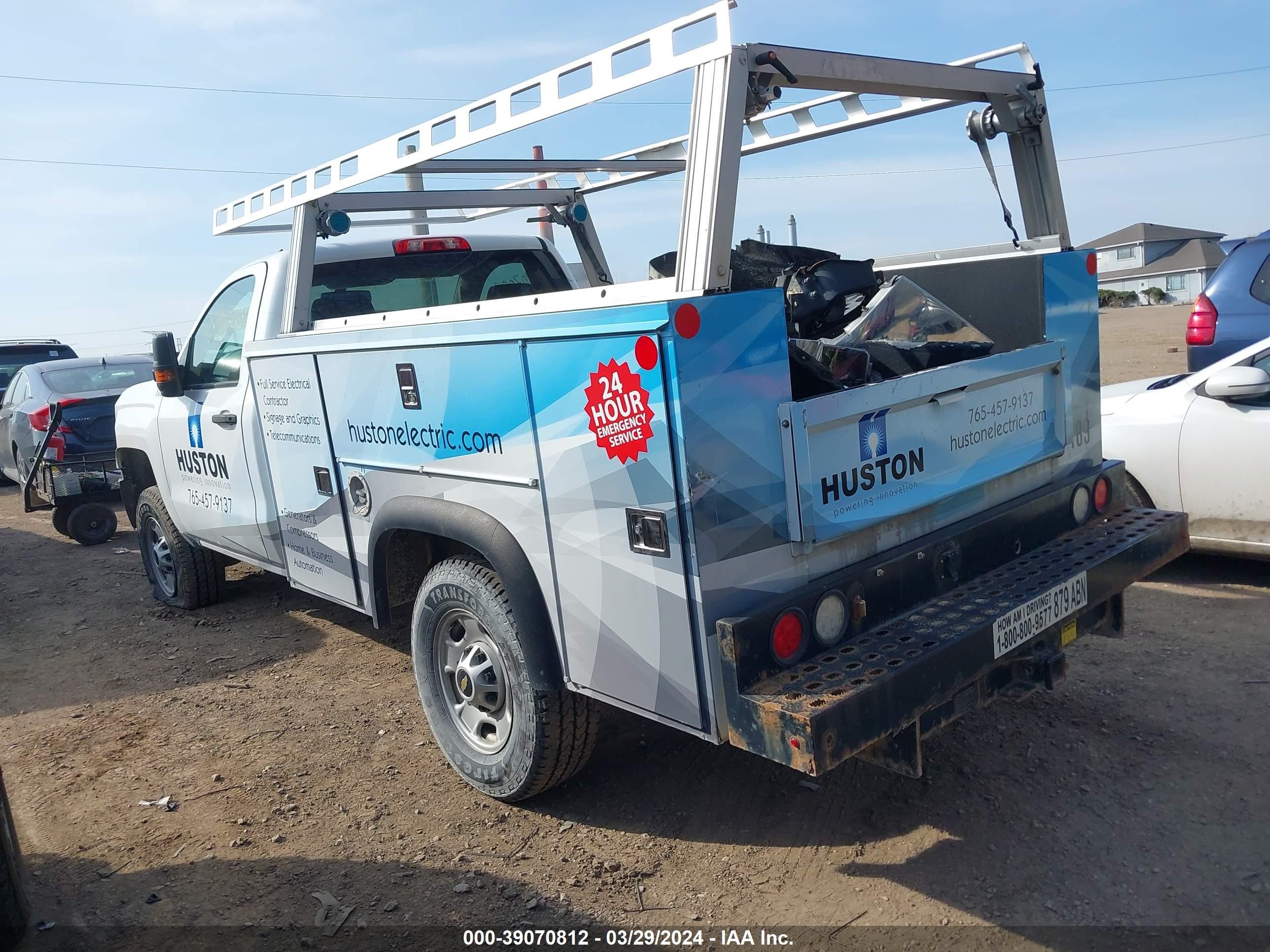 Photo 2 VIN: 1GB0CUEG4JZ127968 - CHEVROLET SILVERADO 