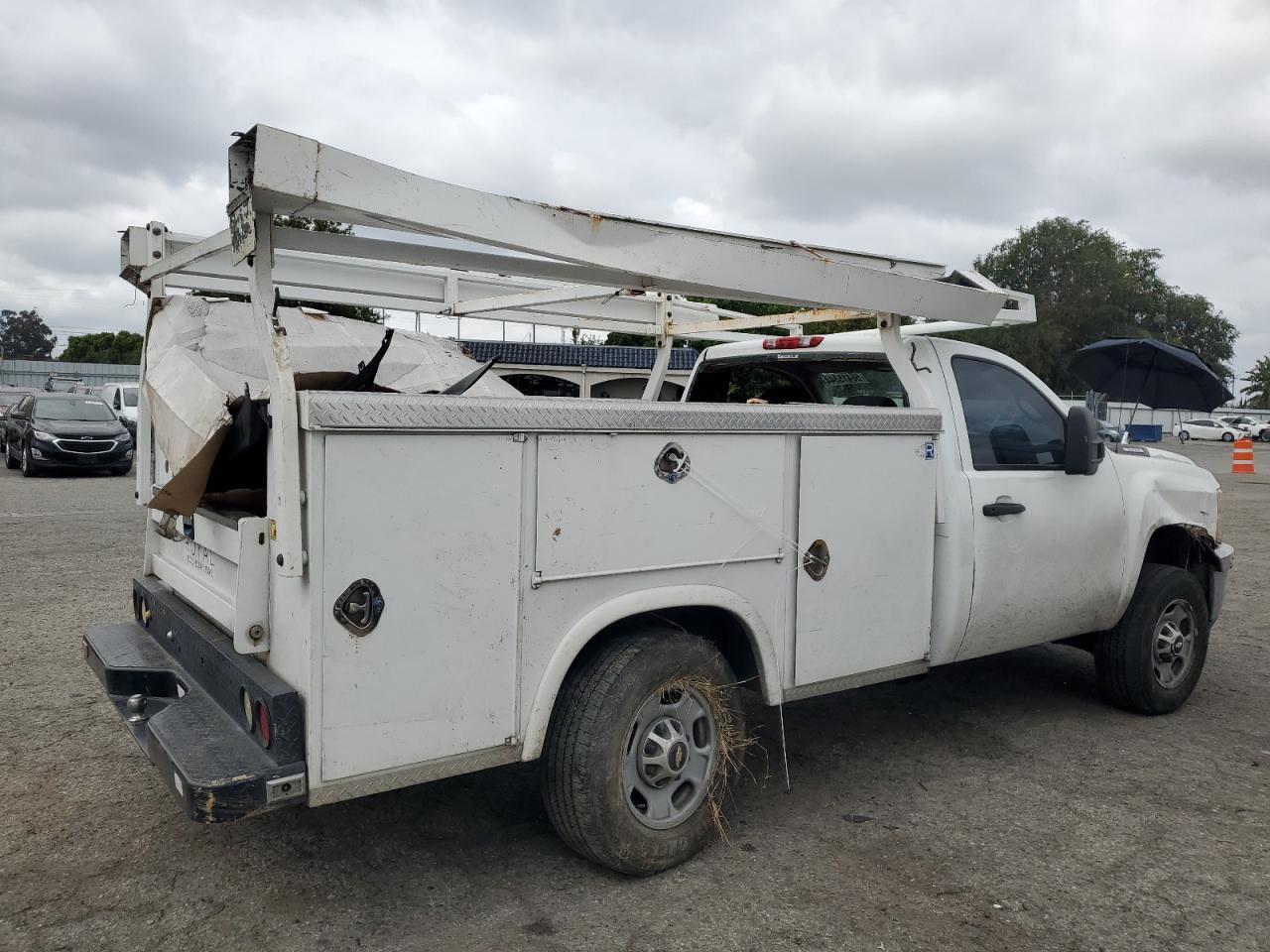 Photo 2 VIN: 1GB0CVCG6DF157018 - CHEVROLET SILVERADO 