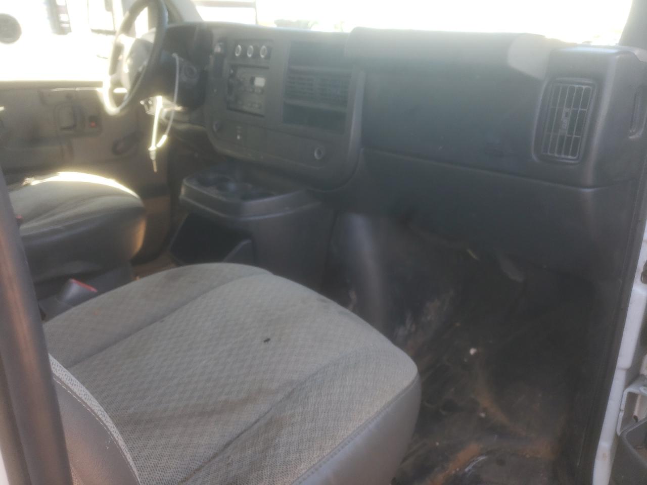 Photo 7 VIN: 1GB0G2CA3B1140623 - CHEVROLET EXPRESS 