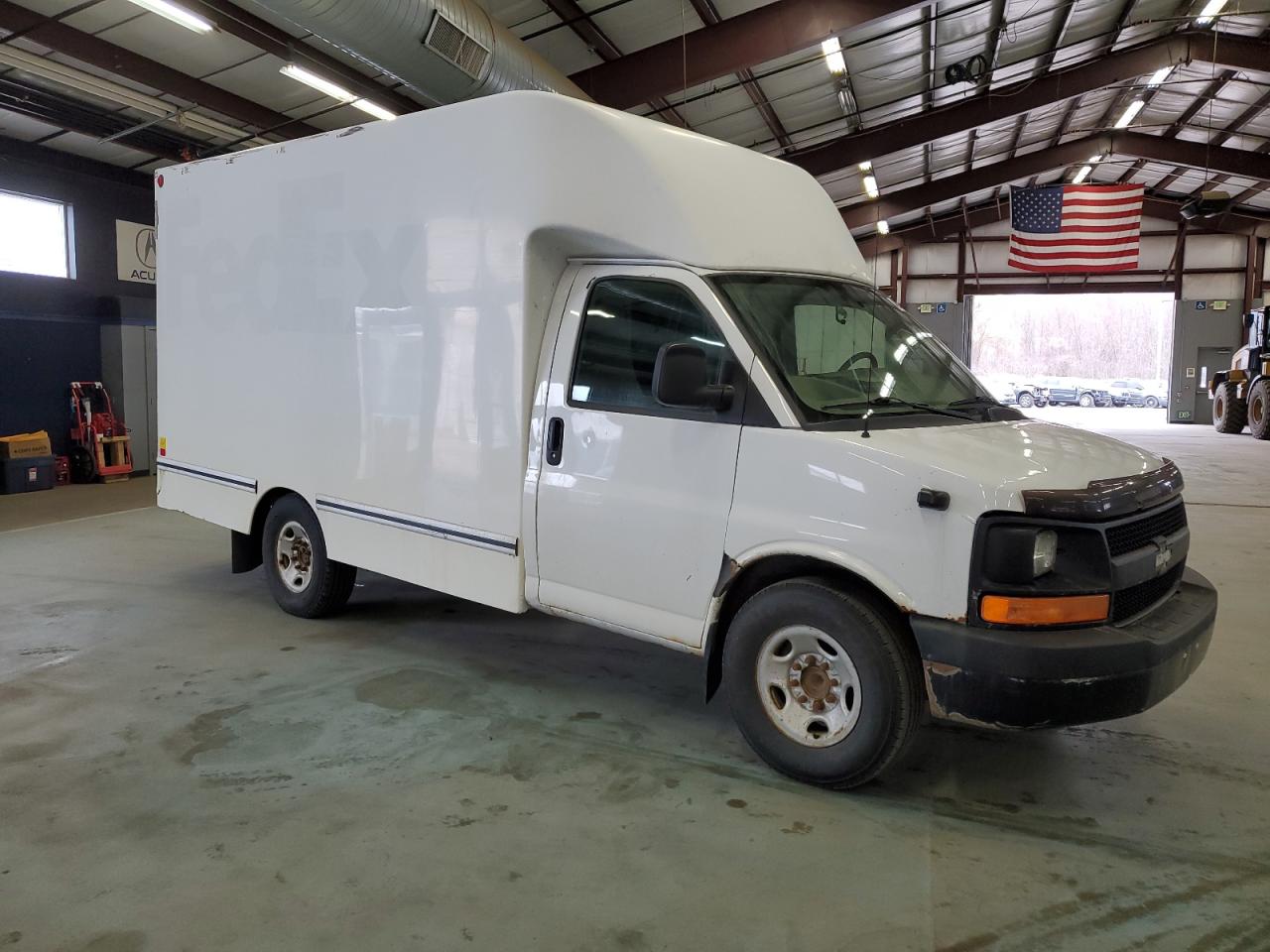 Photo 3 VIN: 1GB0GRFF2H1118072 - CHEVROLET EXPRESS 