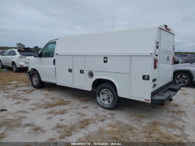 Photo 2 VIN: 1GB0GRFG4J1176456 - CHEVROLET EXPRESS 