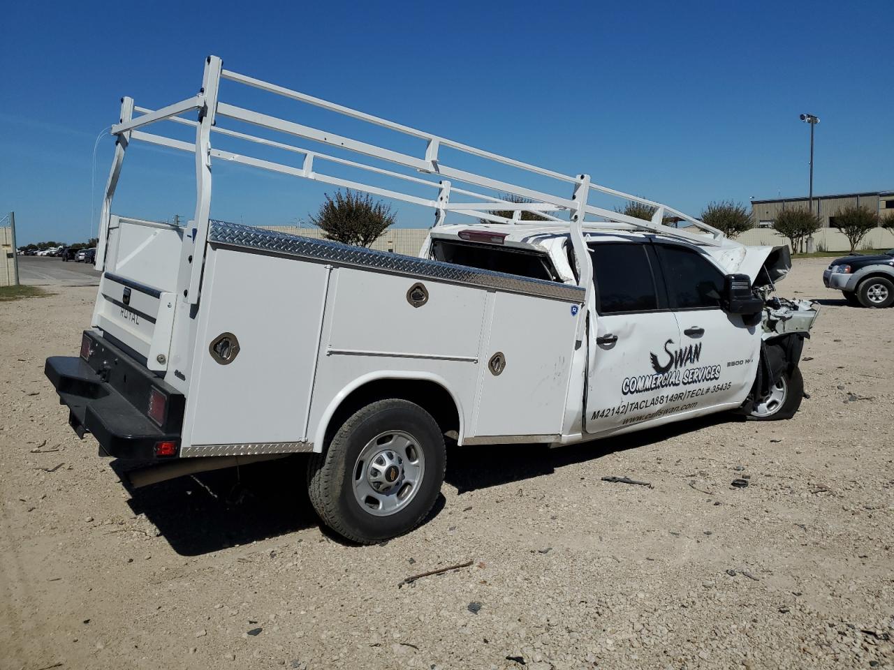 Photo 2 VIN: 1GB1YLE7XPF165201 - CHEVROLET SILVERADO 