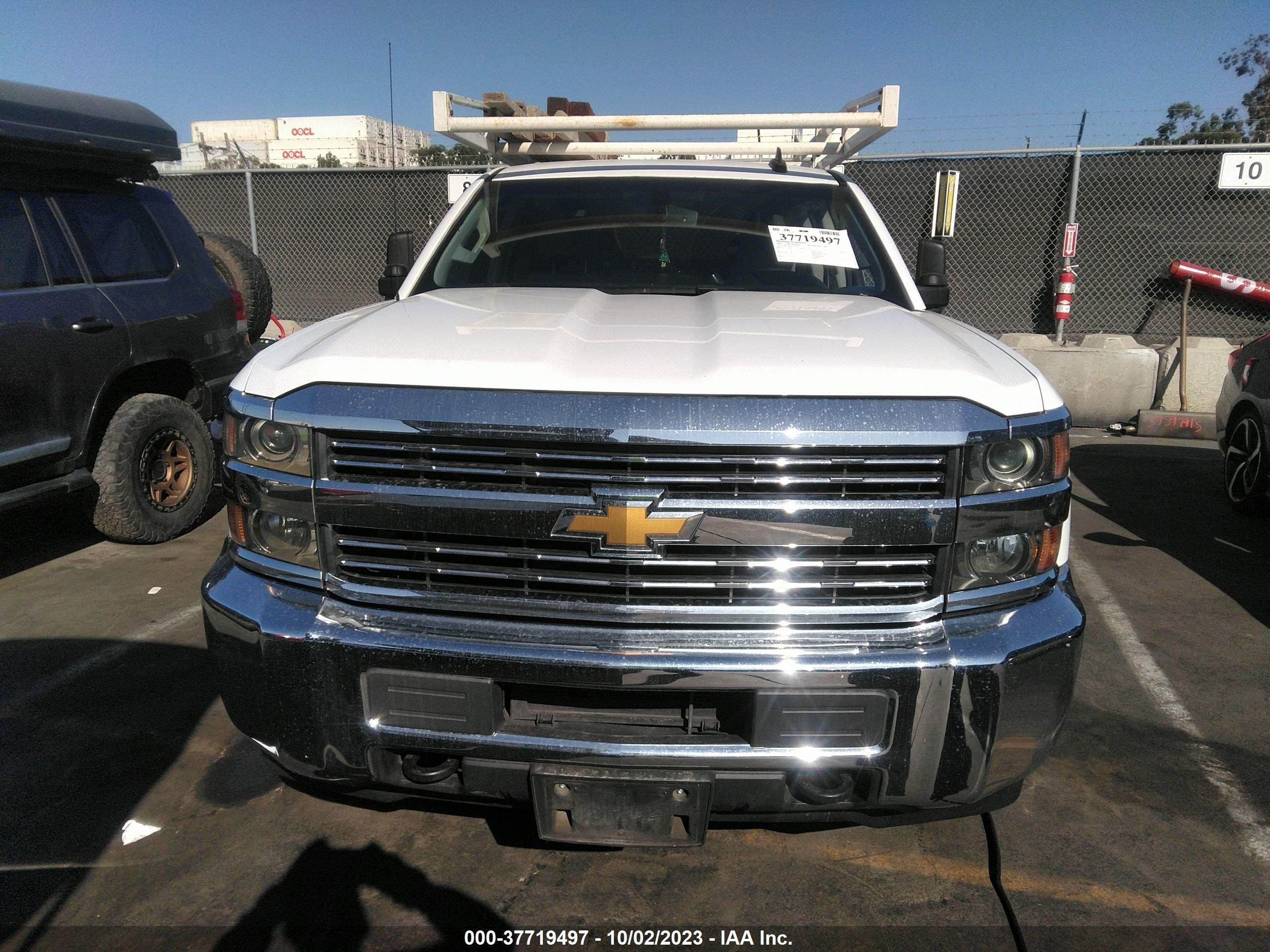 Photo 10 VIN: 1GB2CUEG3GZ333459 - CHEVROLET SILVERADO 