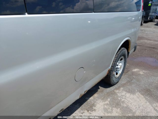 Photo 5 VIN: 1GB2G1DG5A1176401 - CHEVROLET EXPRESS 