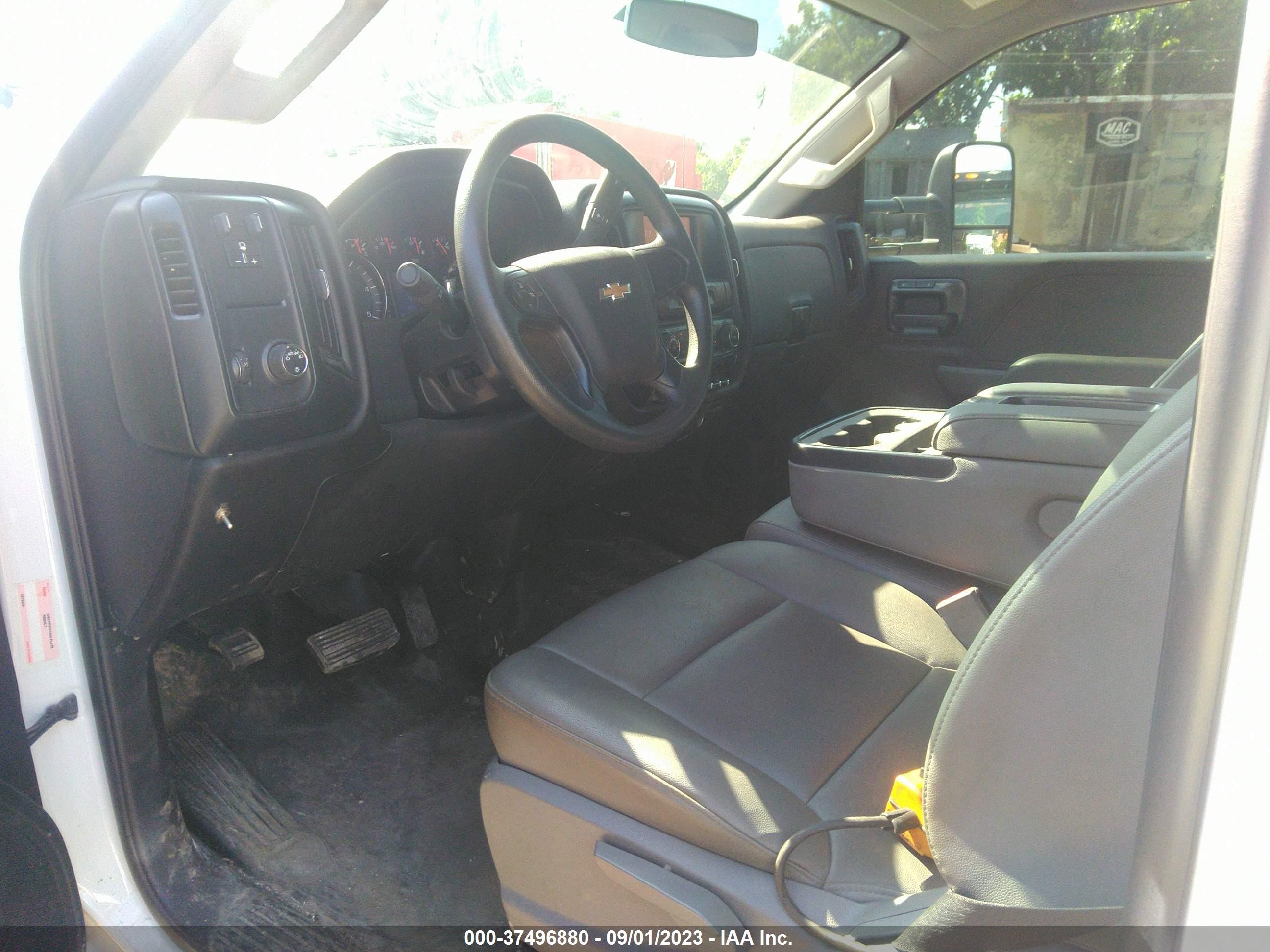 Photo 4 VIN: 1GB3CYCY3JF217646 - CHEVROLET SILVERADO 