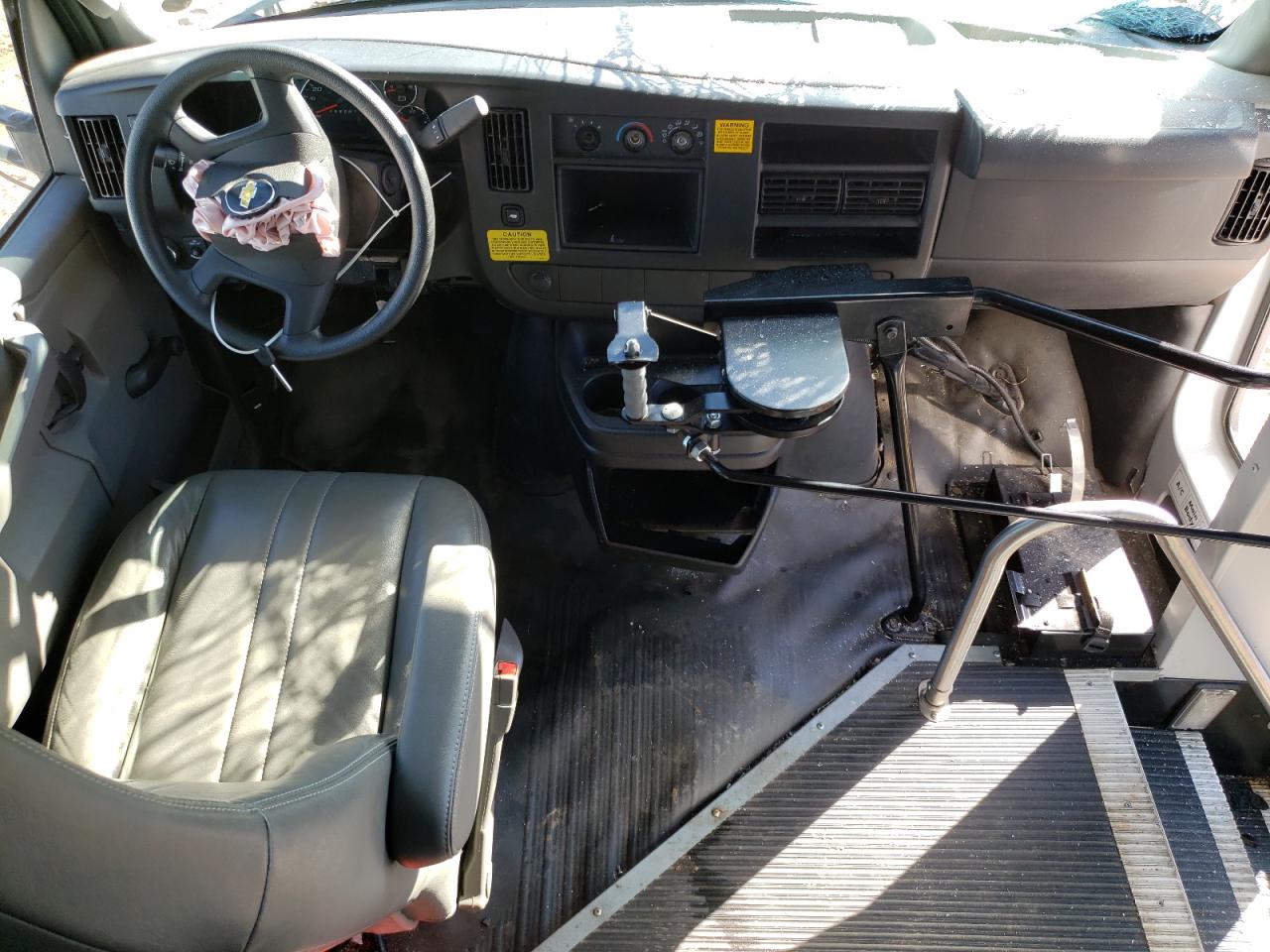 Photo 7 VIN: 1GB3GRBGXH1206198 - CHEVROLET EXPRESS 