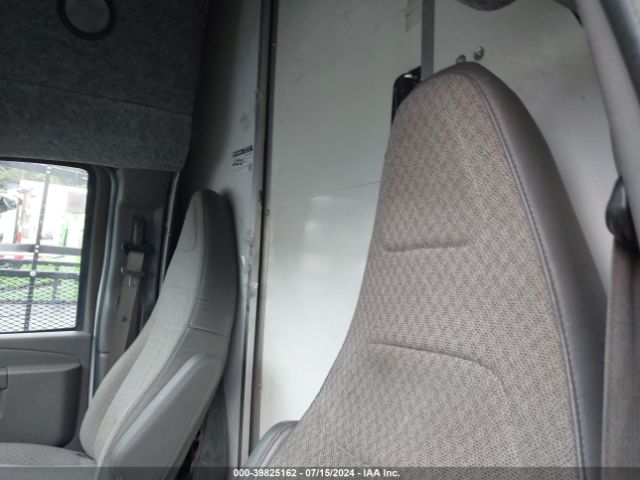 Photo 7 VIN: 1GB3GSC7XM1256325 - CHEVROLET EXPRESS 