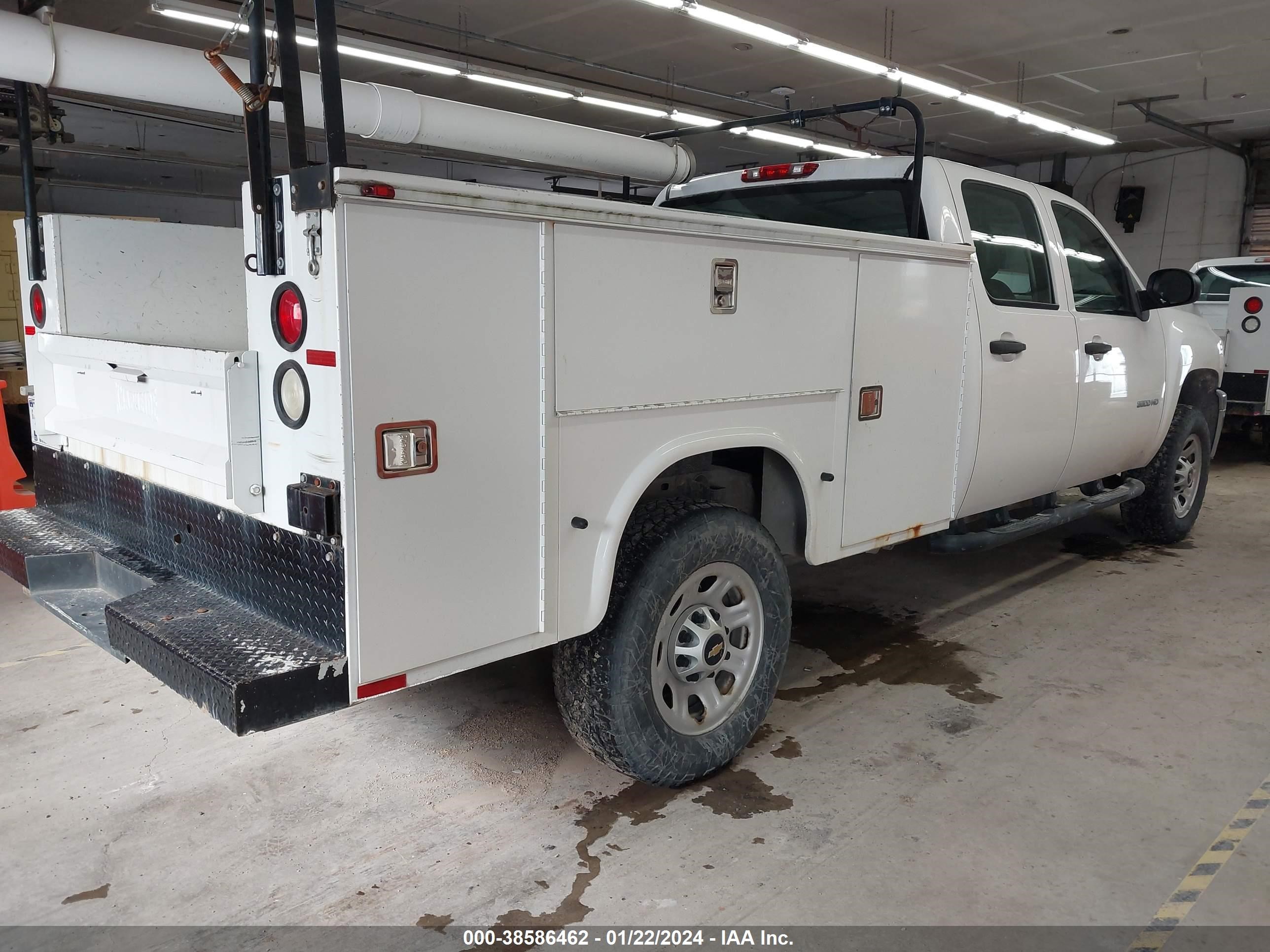 Photo 2 VIN: 1GB4CZCG4EF109138 - CHEVROLET SILVERADO 