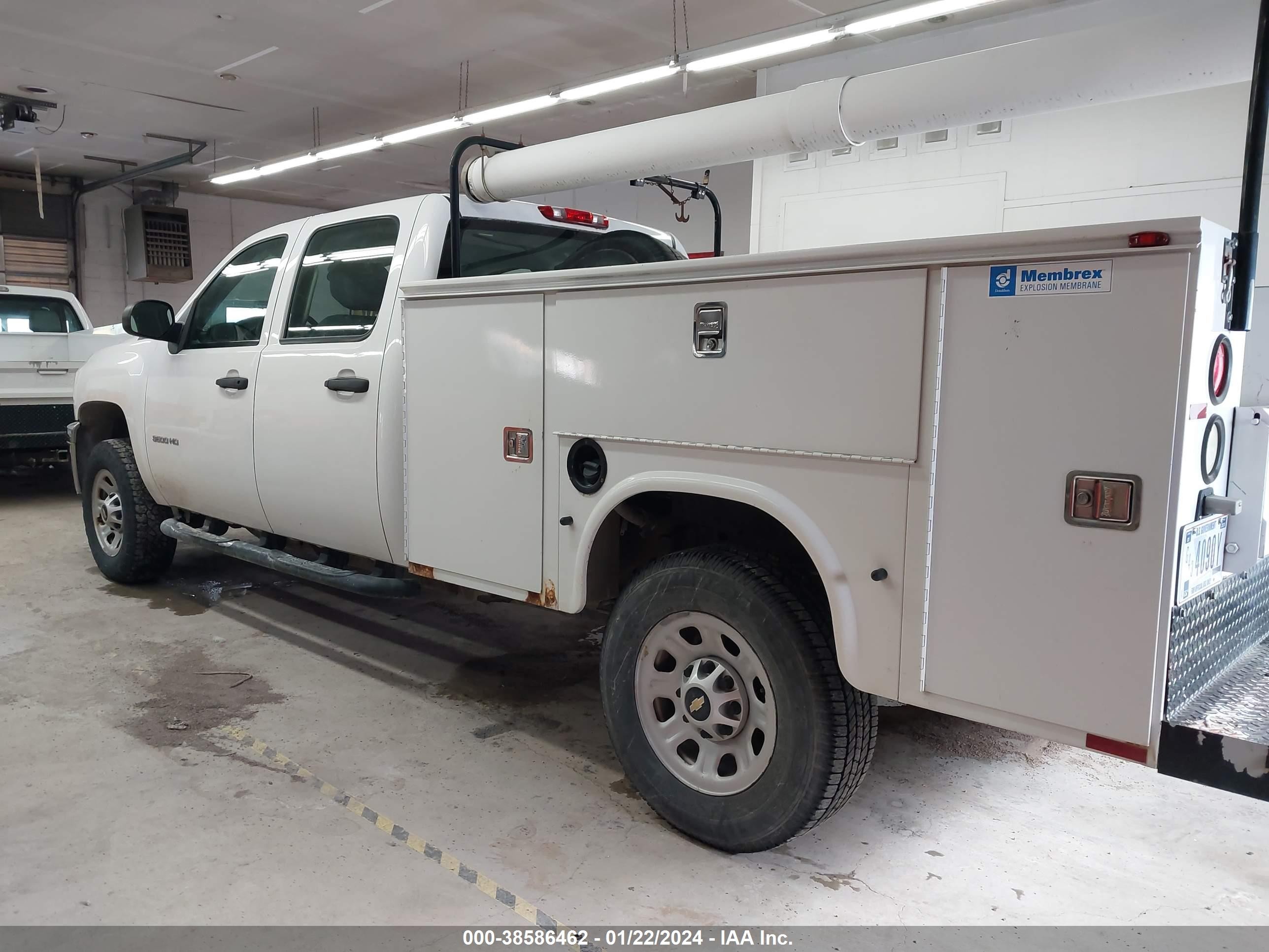 Photo 3 VIN: 1GB4CZCG4EF109138 - CHEVROLET SILVERADO 