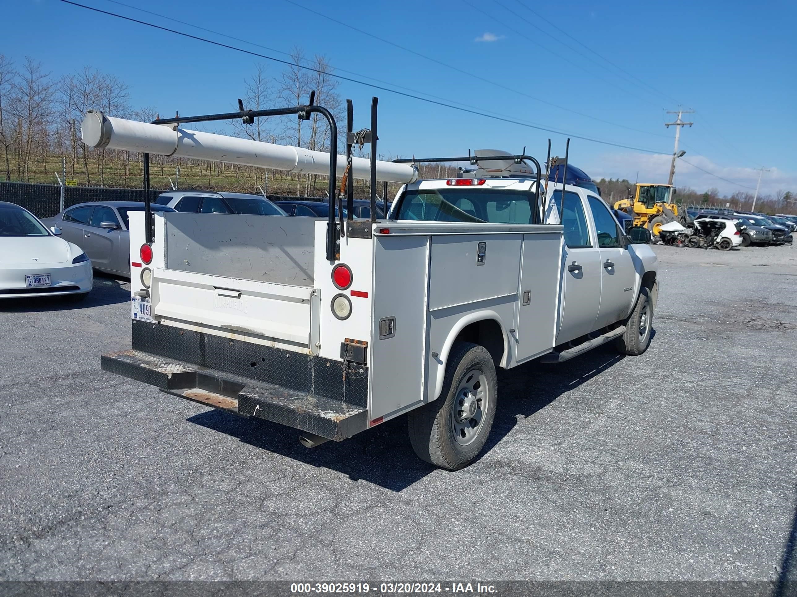 Photo 3 VIN: 1GB4CZCG5EF110296 - CHEVROLET SILVERADO 