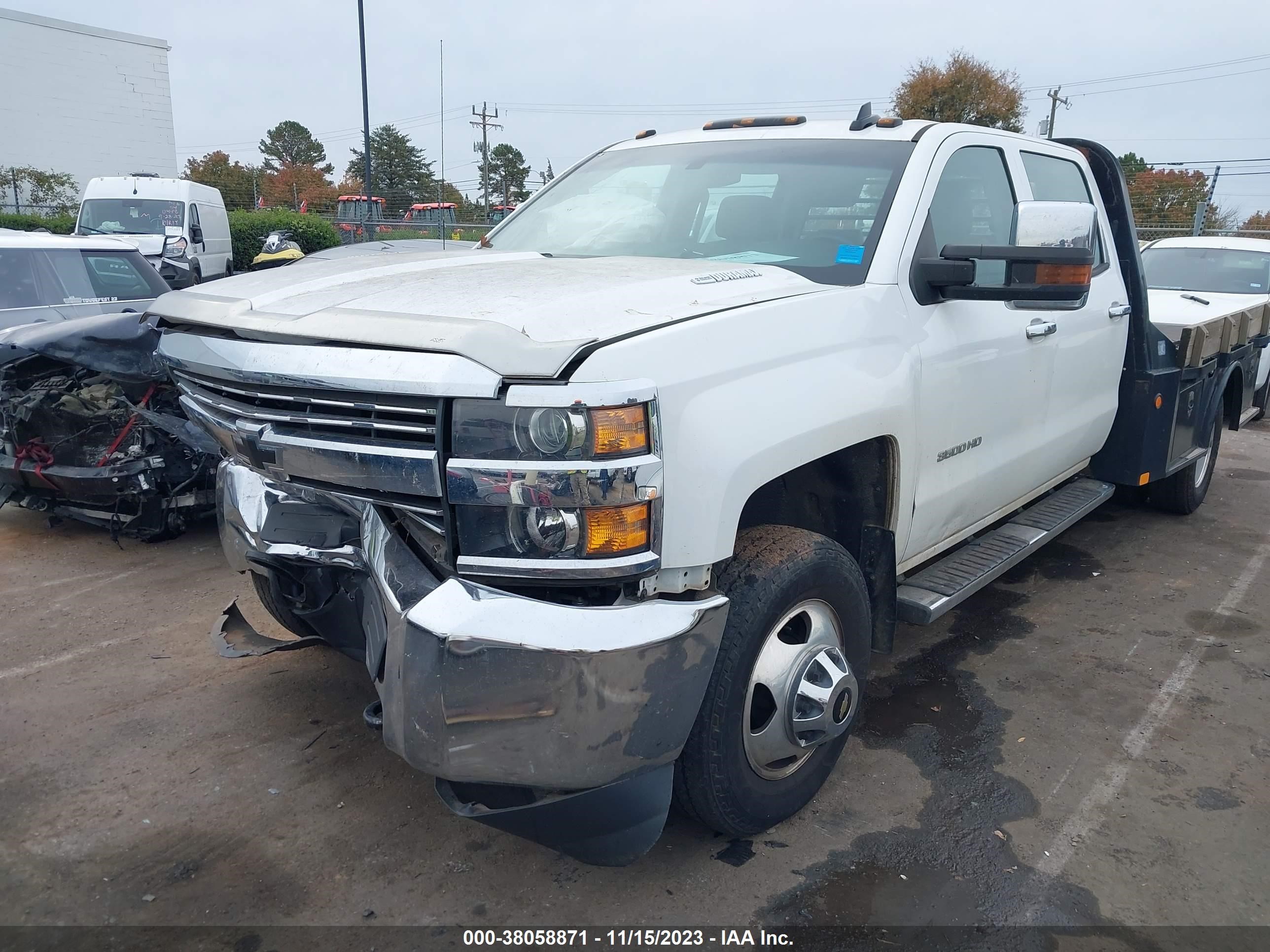 Photo 1 VIN: 1GB4KYC84GF173219 - CHEVROLET SILVERADO 