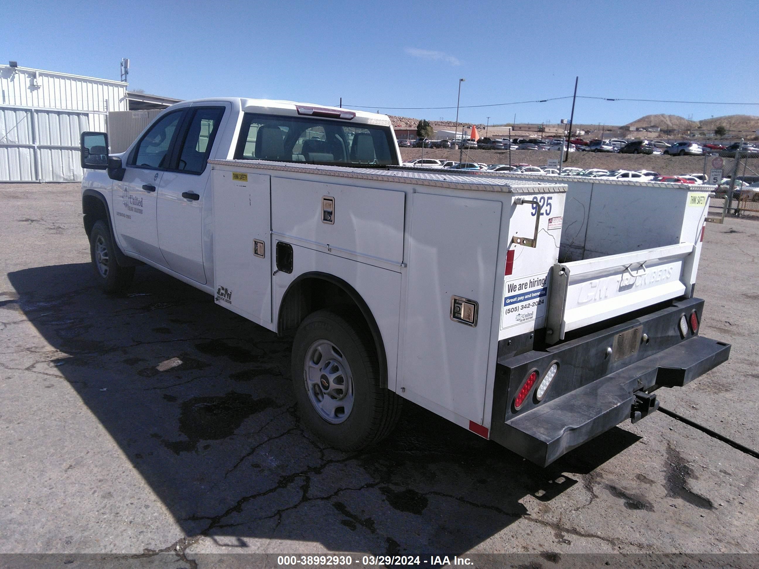 Photo 2 VIN: 1GB5WLE76LF243068 - CHEVROLET SILVERADO 