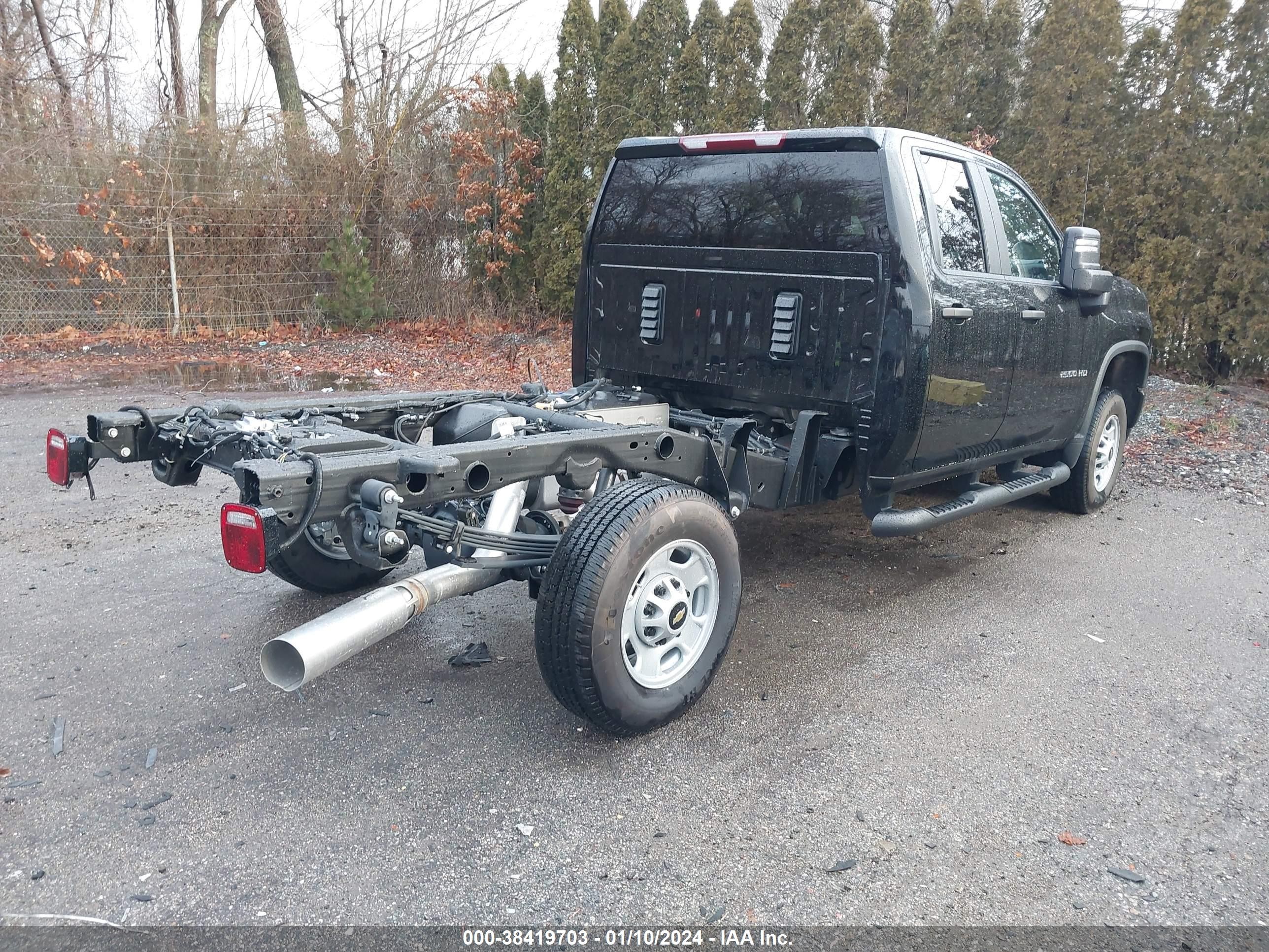 Photo 3 VIN: 1GB5YLEY9LF324830 - CHEVROLET SILVERADO 