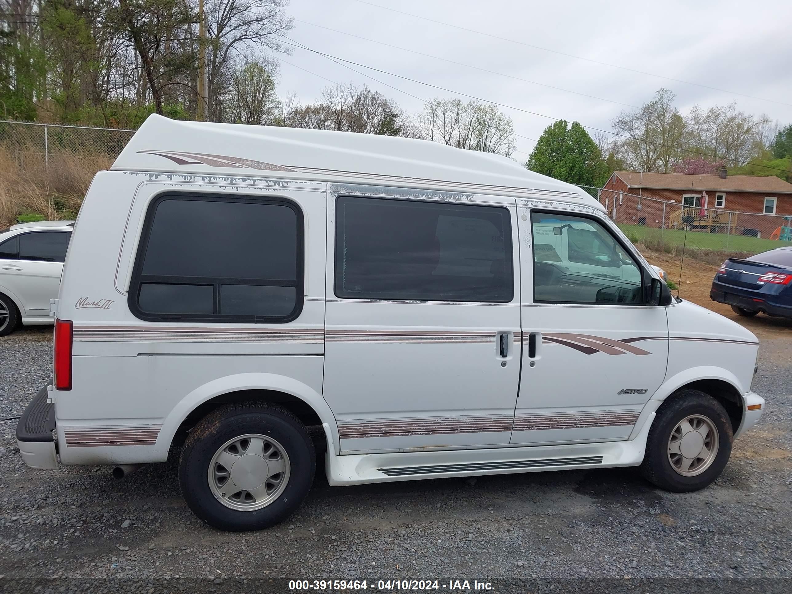 Photo 13 VIN: 1GBDM19W4SB148229 - CHEVROLET ASTRO 