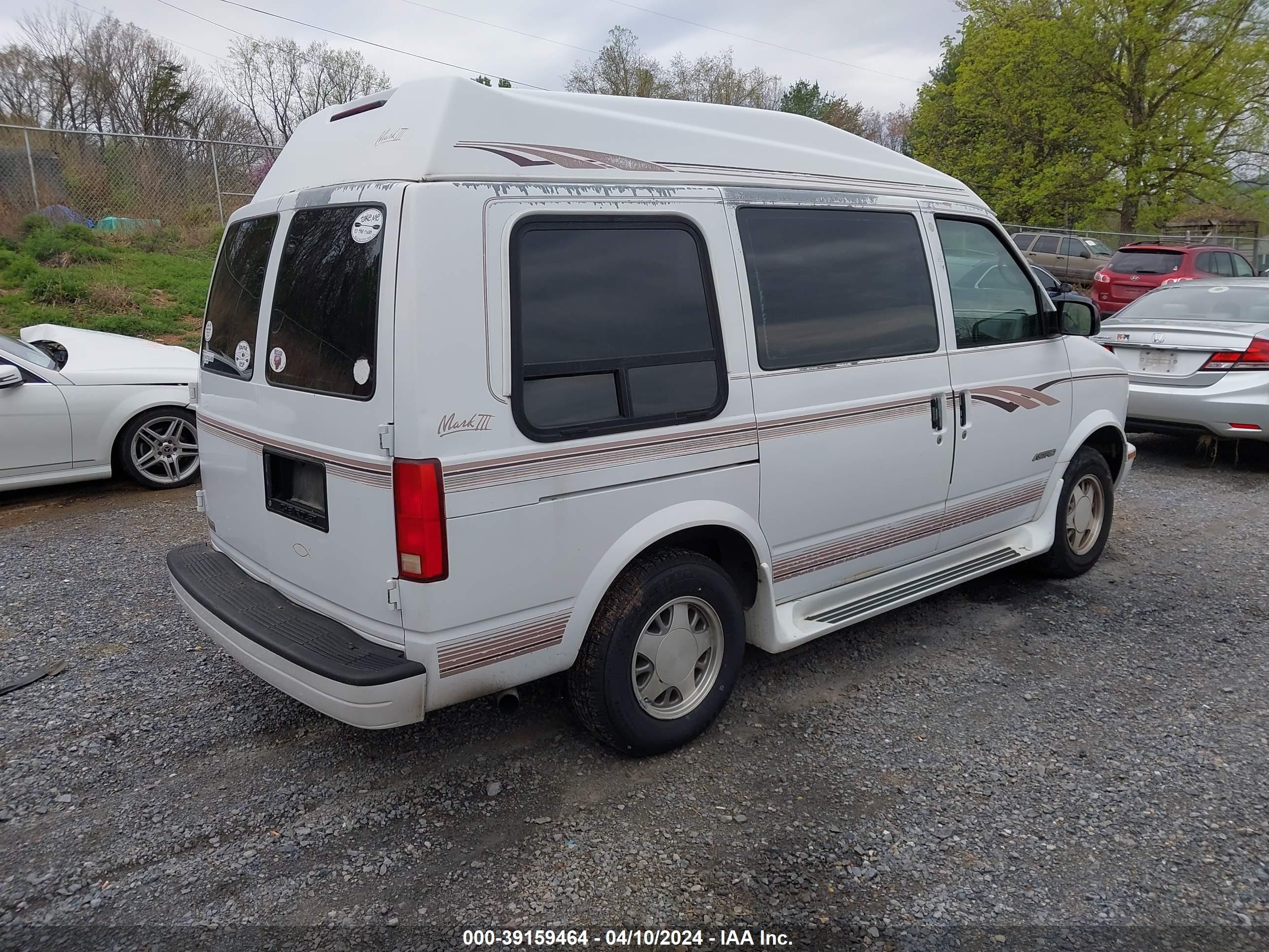 Photo 3 VIN: 1GBDM19W4SB148229 - CHEVROLET ASTRO 