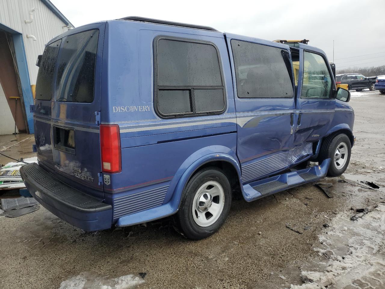 Photo 2 VIN: 1GBDM19W8VB118428 - CHEVROLET ASTRO 