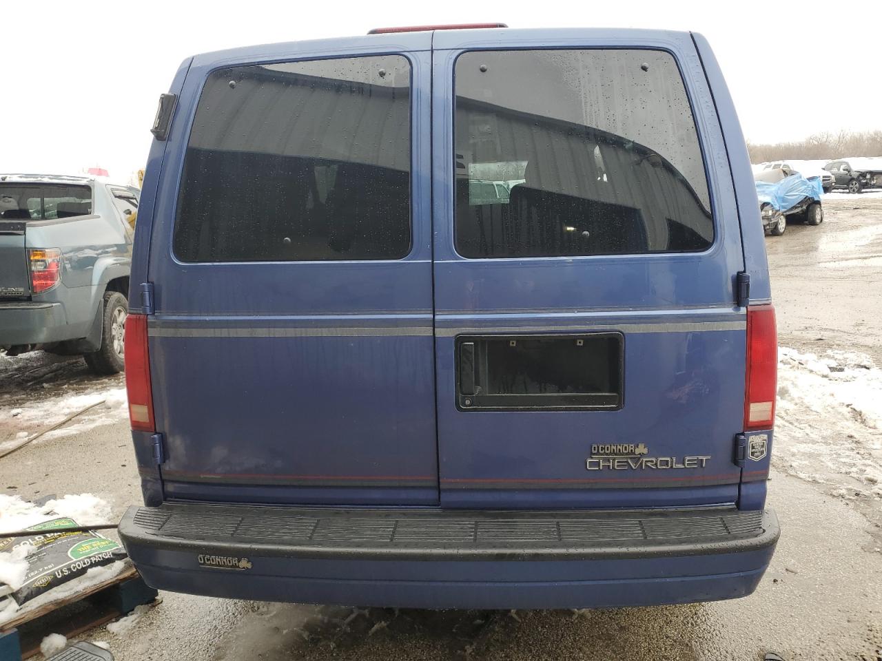 Photo 5 VIN: 1GBDM19W8VB118428 - CHEVROLET ASTRO 