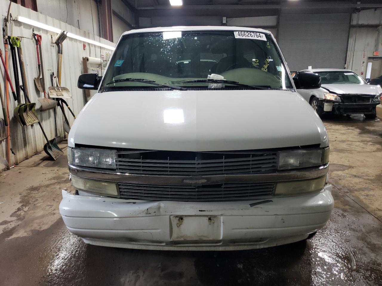 Photo 4 VIN: 1GBDM19X42B113327 - CHEVROLET ASTRO 