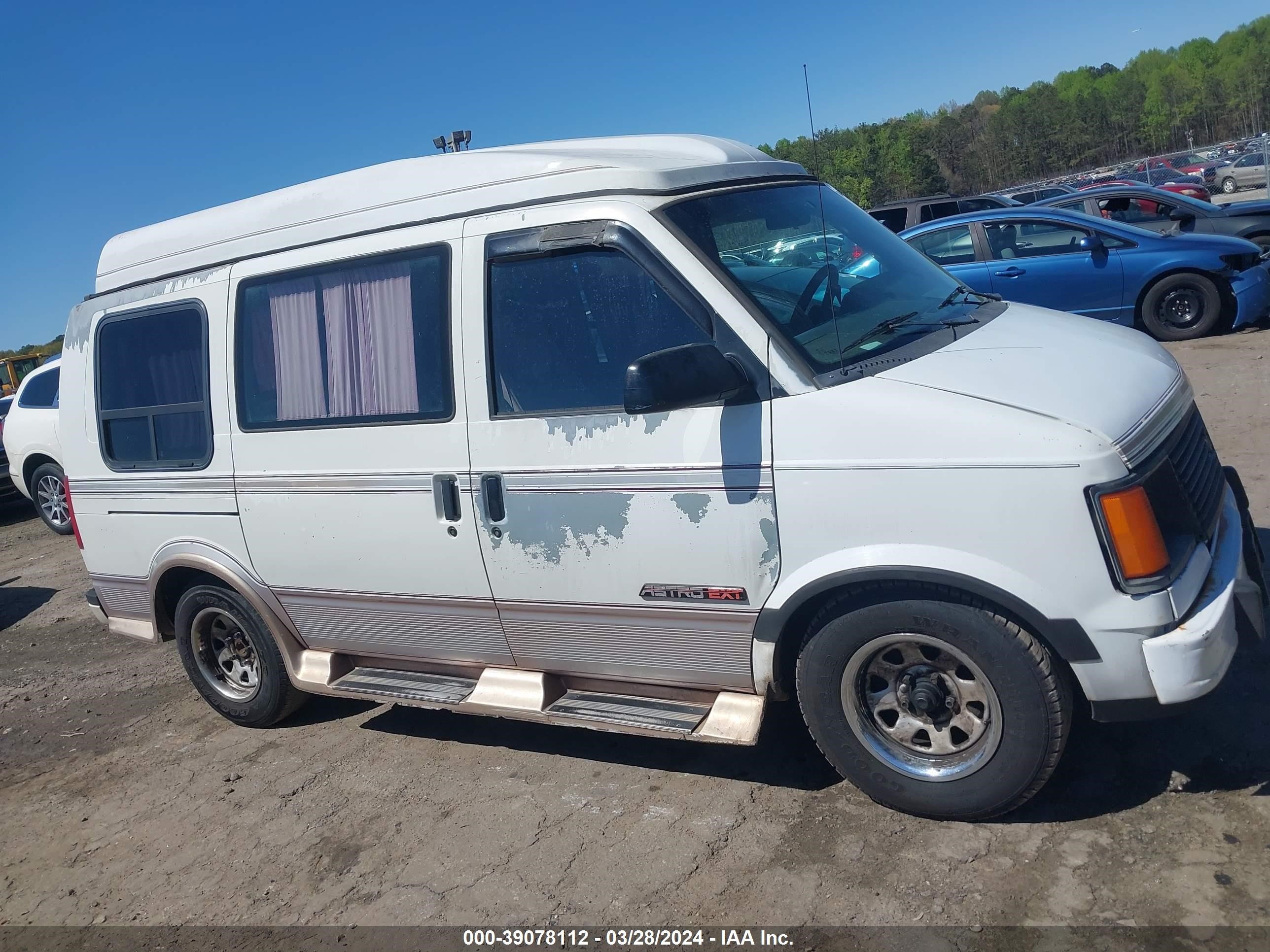 Photo 12 VIN: 1GBDM19Z1MB197594 - CHEVROLET ASTRO 