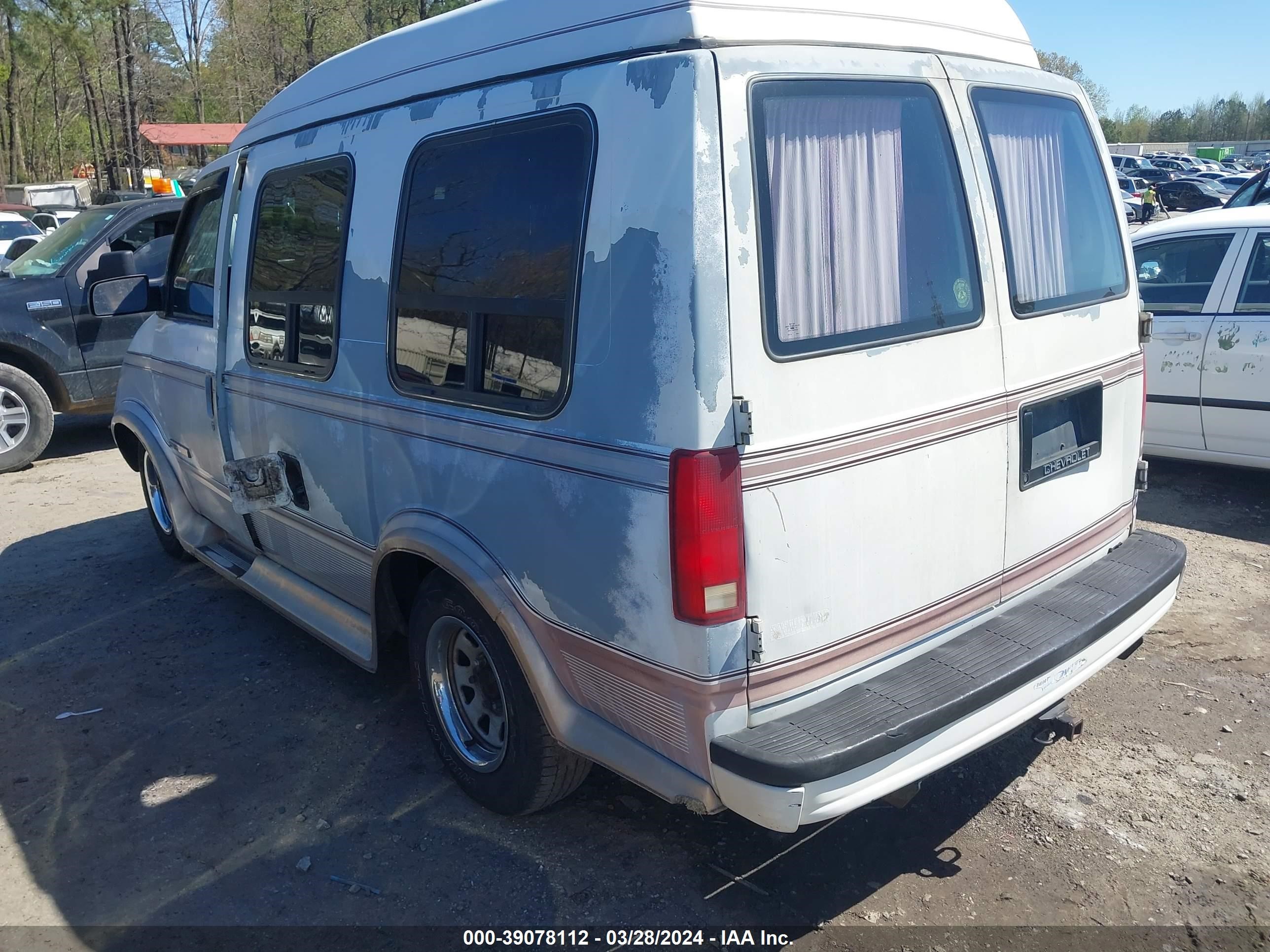 Photo 2 VIN: 1GBDM19Z1MB197594 - CHEVROLET ASTRO 