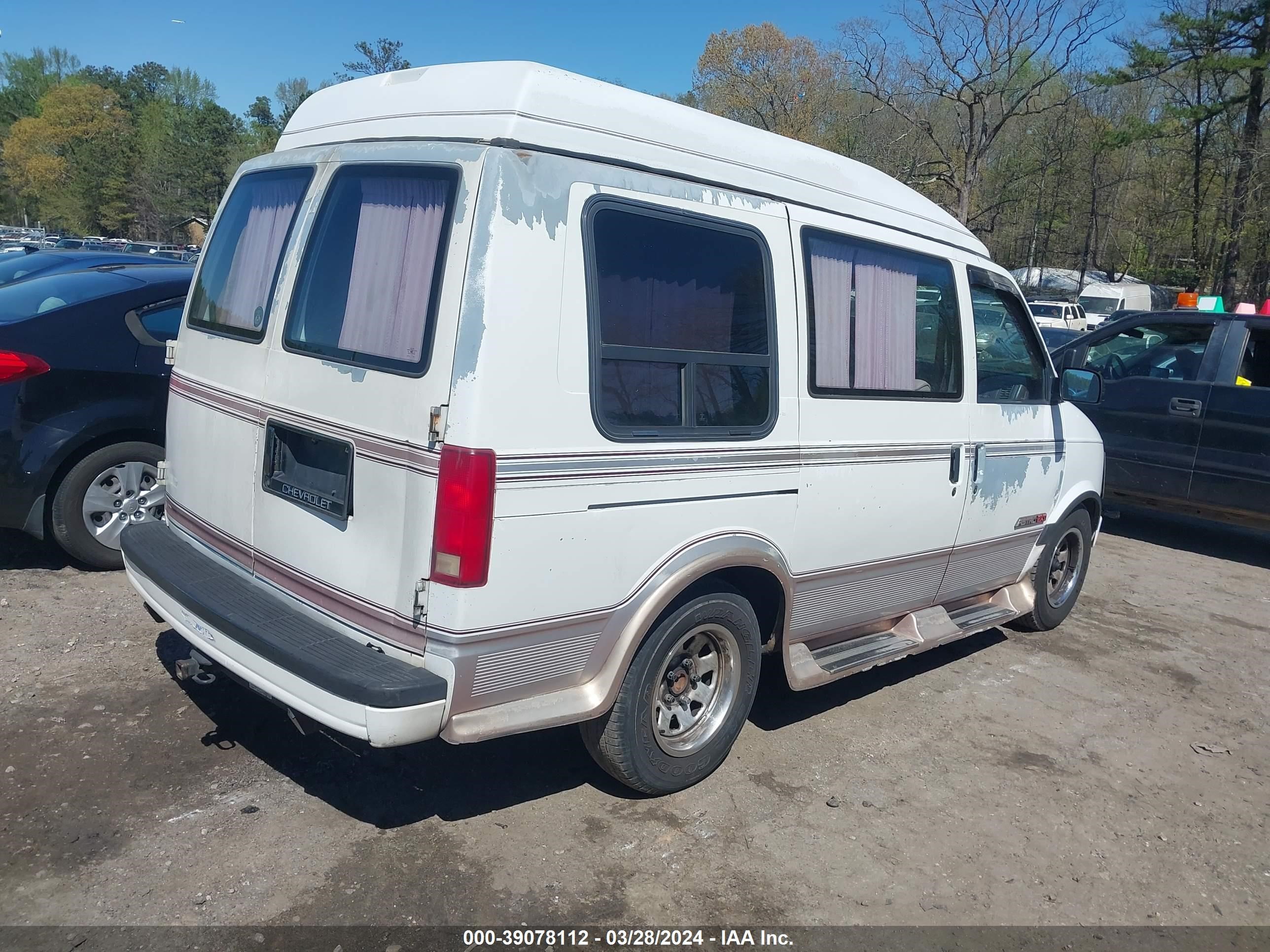 Photo 3 VIN: 1GBDM19Z1MB197594 - CHEVROLET ASTRO 