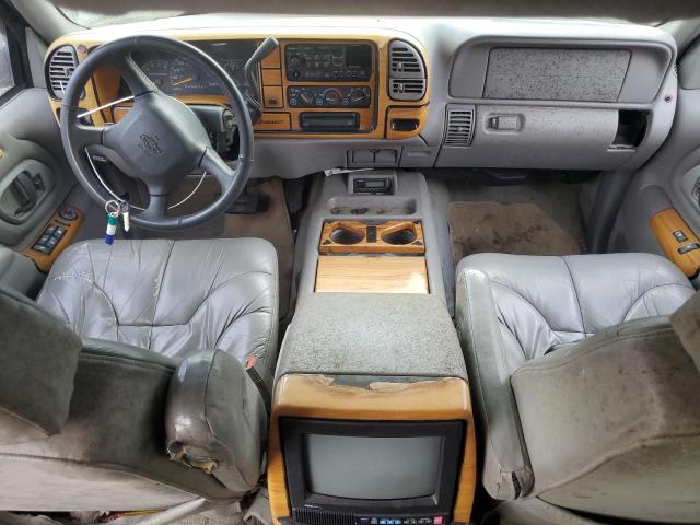 Photo 7 VIN: 1GBEC16R4WJ302388 - CHEVROLET SUBURBAN 