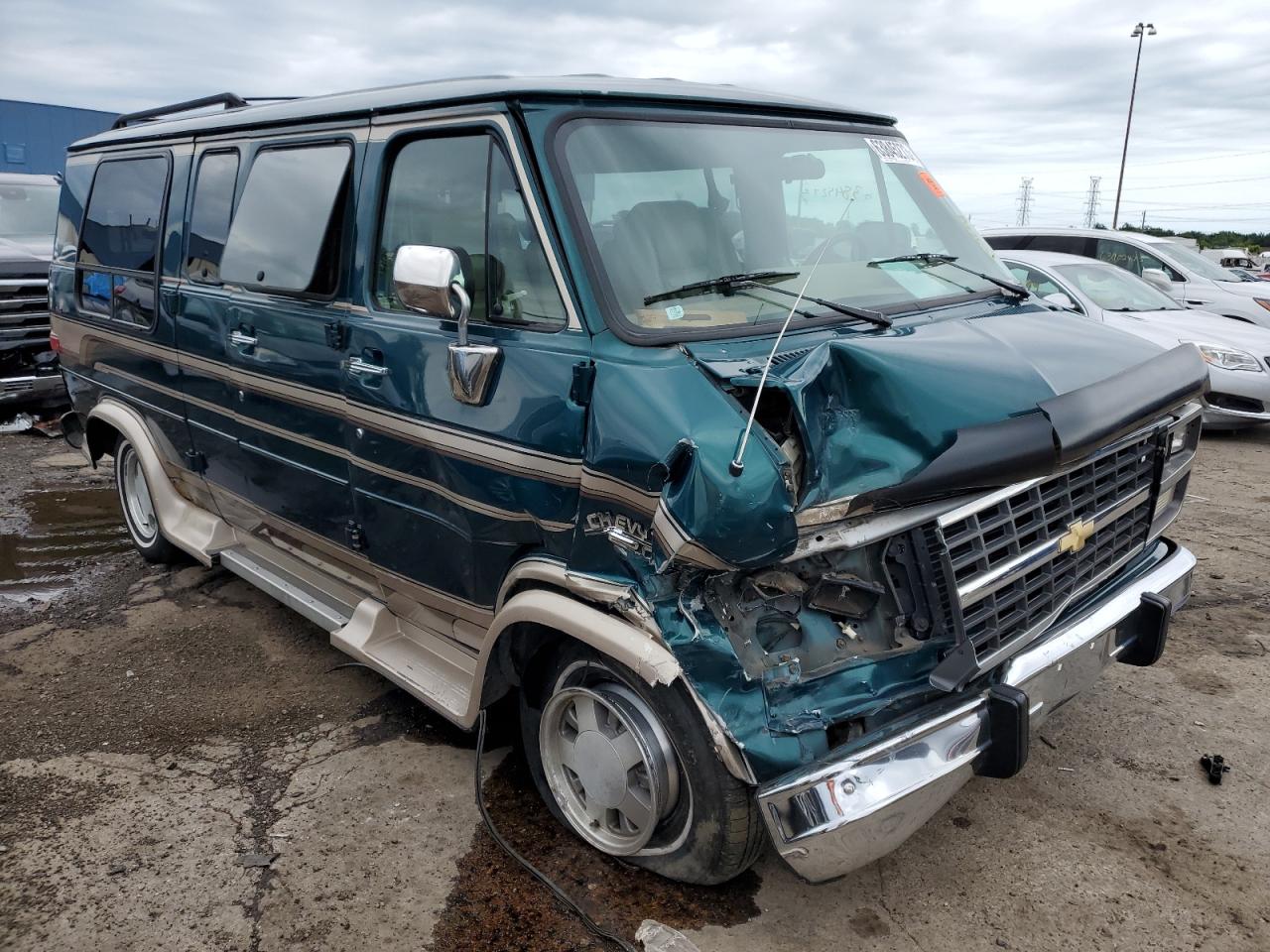 Photo 3 VIN: 1GBEG25K2SF199726 - CHEVROLET VAN 