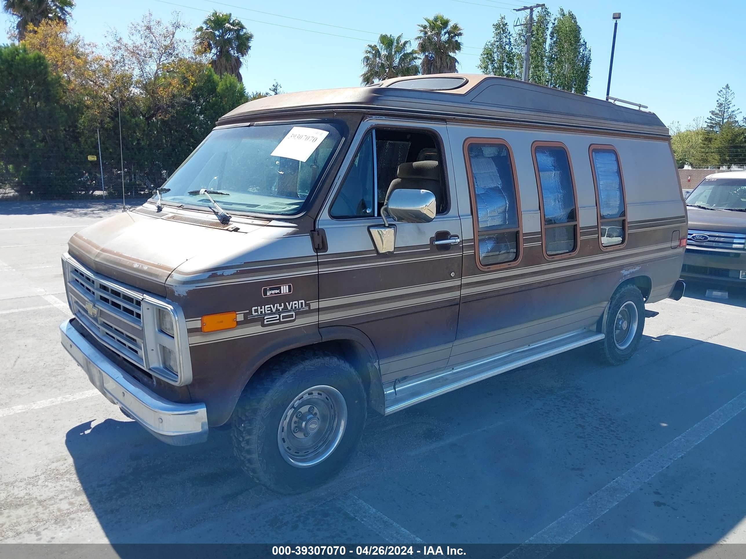 Photo 1 VIN: 1GBEG25K3K7159245 - CHEVROLET VAN 