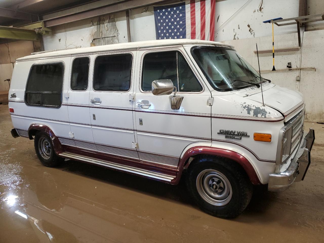 Photo 3 VIN: 1GBEG25K3L7143144 - CHEVROLET VAN 