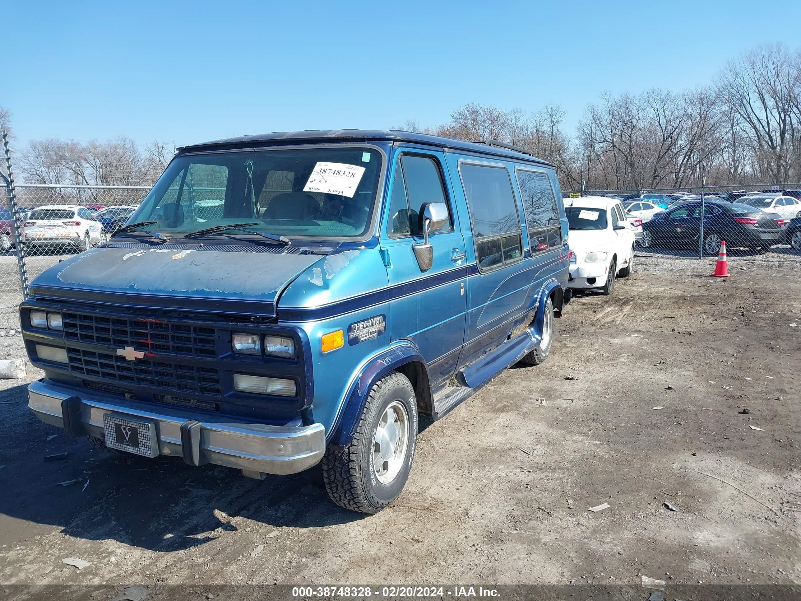 Photo 1 VIN: 1GBEG25K6SF154191 - CHEVROLET VAN 