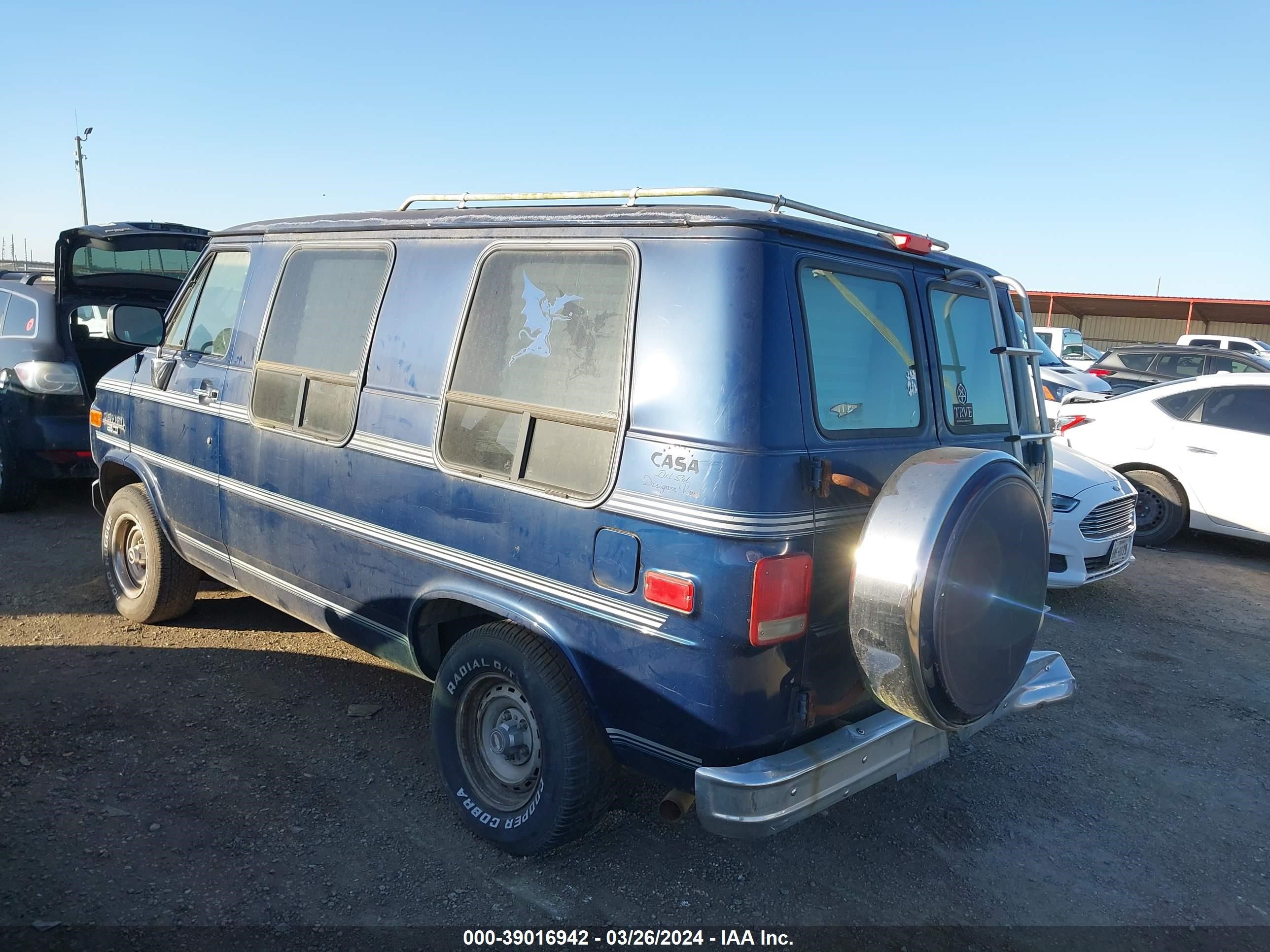 Photo 2 VIN: 1GBEG25Z0SF119028 - CHEVROLET VAN 