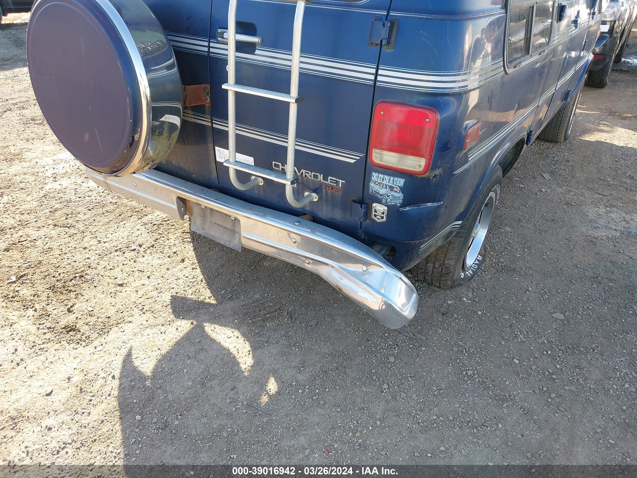 Photo 5 VIN: 1GBEG25Z0SF119028 - CHEVROLET VAN 